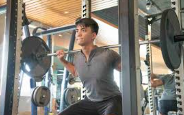 Cara Menghindari Ego Lifting Saat Latihan Beban